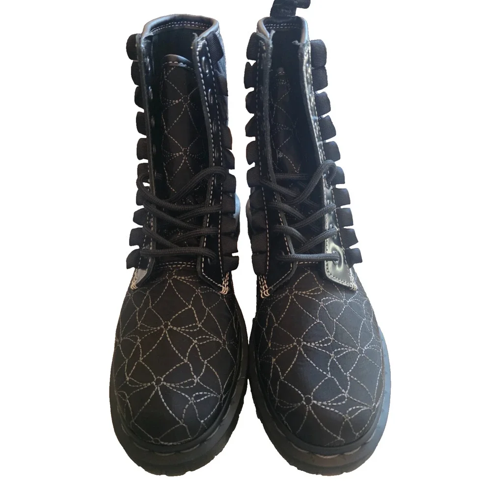 Dr. Martens 1460 Frill Lace-Up Boots Women's 7 Black Ribbon Quilted 8 Eye NWOB